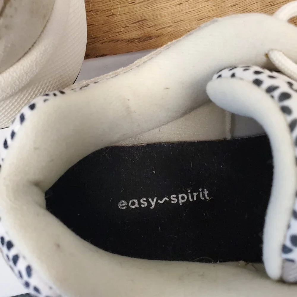 Easy Spirit Romy Walking Shoes Ivory Suede Leopard Print. Women's Size 8WW.